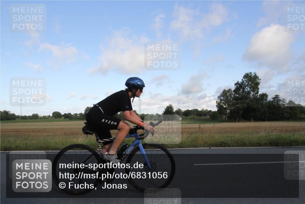 25.08.2024 - Elbe Triathlon Hamburg Fuchs,  Jonas http://msf.ph/oto/6831056 25.08.2024 09:28:37 Radfahren 431, 368, 421, 333, 341, 130, 388, 251 meine-sportfotos.de