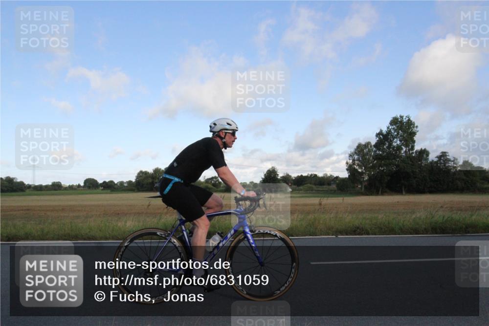 25.08.2024 - Elbe Triathlon Hamburg Fuchs,  Jonas http://msf.ph/oto/6831059 25.08.2024 09:28:41 Radfahren 333, 341, 130, 388, 251, 384, 90, 290 meine-sportfotos.de
