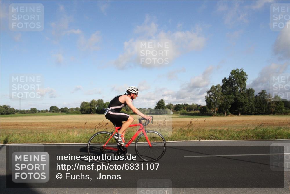 25.08.2024 - Elbe Triathlon Hamburg Fuchs,  Jonas http://msf.ph/oto/6831107 25.08.2024 09:29:08 Radfahren 152, 442, 418, 528, 111, 211, 406 meine-sportfotos.de