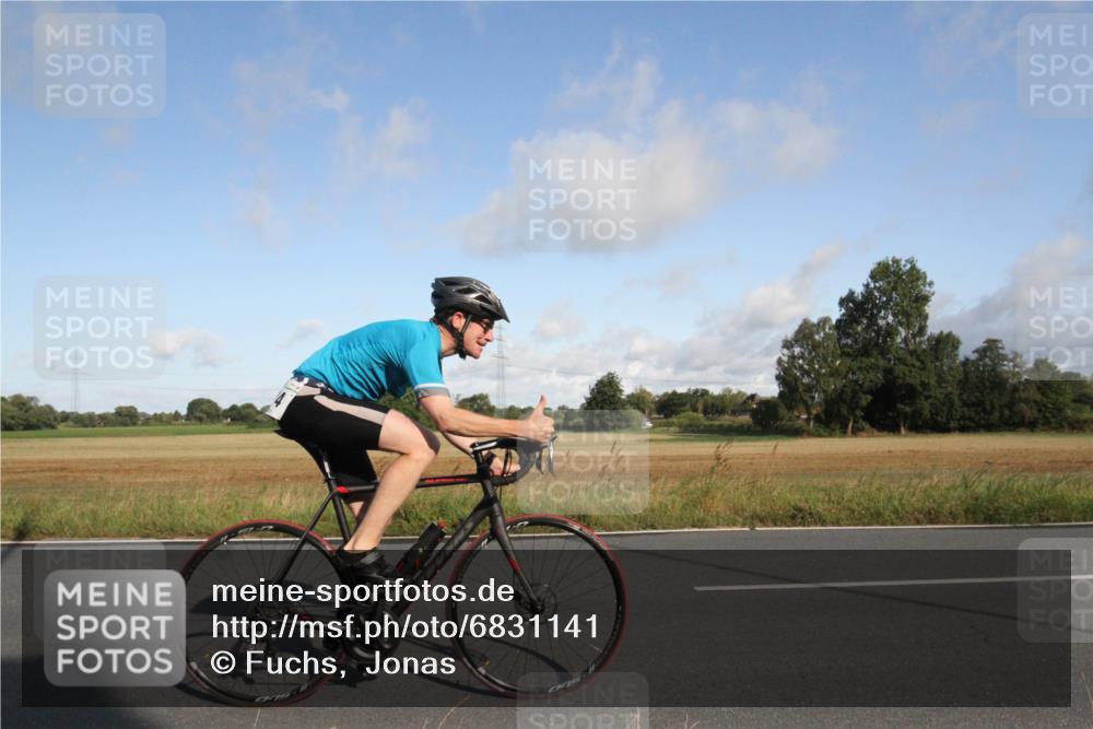 25.08.2024 - Elbe Triathlon Hamburg Fuchs,  Jonas http://msf.ph/oto/6831141 25.08.2024 09:29:19 Radfahren 406, 131, 355, 374, 264, 33, 63 meine-sportfotos.de