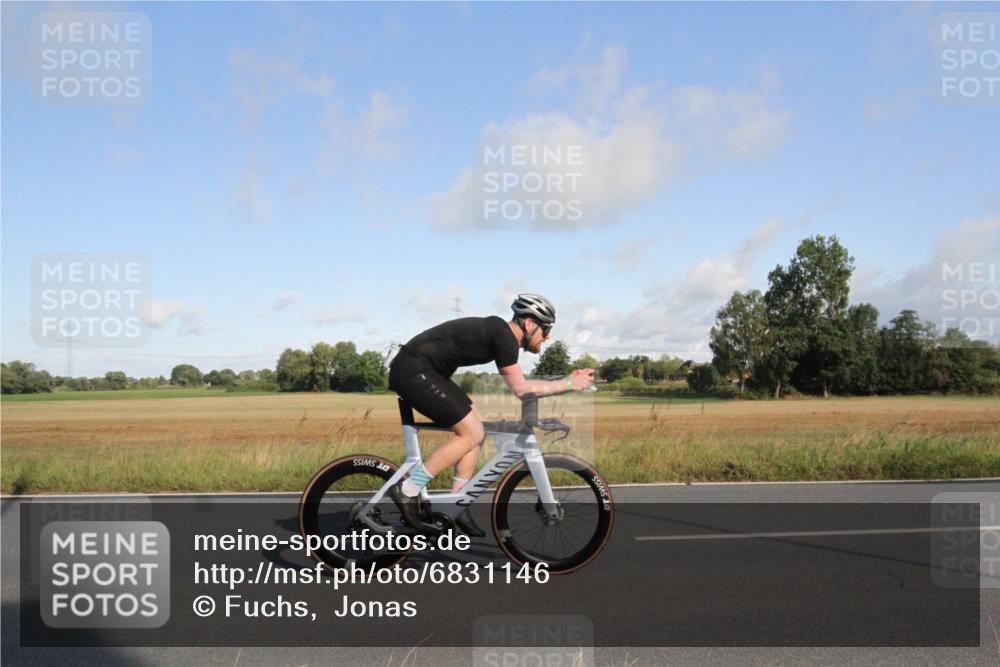 25.08.2024 - Elbe Triathlon Hamburg Fuchs,  Jonas http://msf.ph/oto/6831146 25.08.2024 09:29:23 Radfahren 131, 355, 374, 264, 33, 63, 135 meine-sportfotos.de