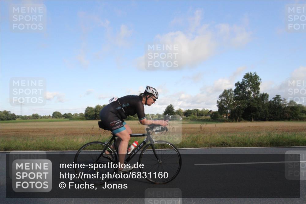 25.08.2024 - Elbe Triathlon Hamburg Fuchs,  Jonas http://msf.ph/oto/6831160 25.08.2024 09:29:29 Radfahren 264, 33, 63, 135, 359, 357 meine-sportfotos.de