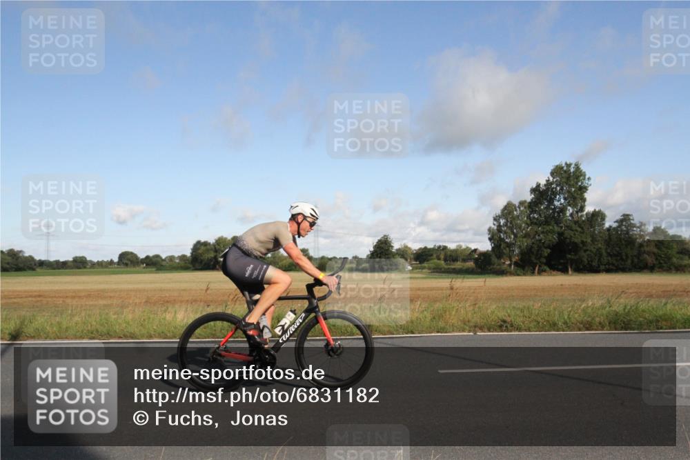25.08.2024 - Elbe Triathlon Hamburg Fuchs,  Jonas http://msf.ph/oto/6831182 25.08.2024 09:29:50 Radfahren 66, 447, 98, 407, 138, 385, 401, 305 meine-sportfotos.de