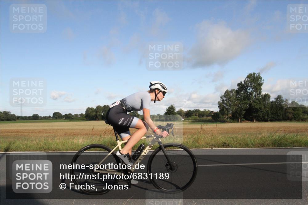 25.08.2024 - Elbe Triathlon Hamburg Fuchs,  Jonas http://msf.ph/oto/6831189 25.08.2024 09:29:53 Radfahren 66, 447, 98, 407, 138, 385, 401, 305 meine-sportfotos.de