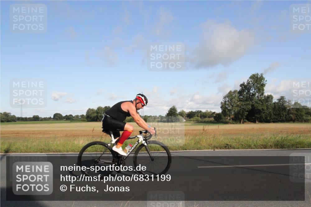 25.08.2024 - Elbe Triathlon Hamburg Fuchs,  Jonas http://msf.ph/oto/6831199 25.08.2024 09:29:55 Radfahren 447, 98, 407, 138, 385, 401, 305, 101 meine-sportfotos.de