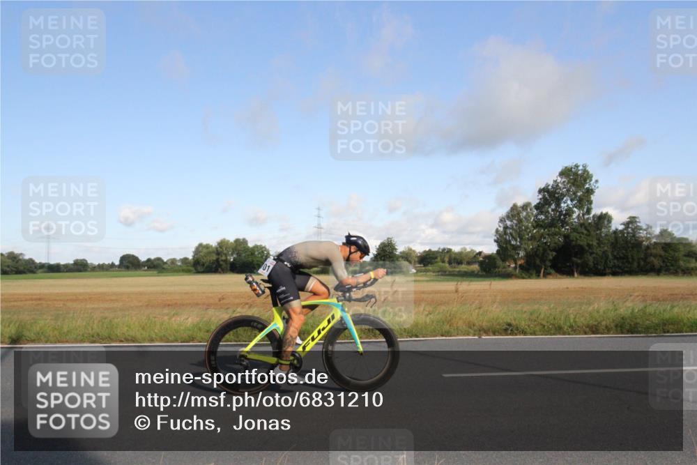 25.08.2024 - Elbe Triathlon Hamburg Fuchs,  Jonas http://msf.ph/oto/6831210 25.08.2024 09:30:01 Radfahren 401, 305, 101, 231, 221 meine-sportfotos.de