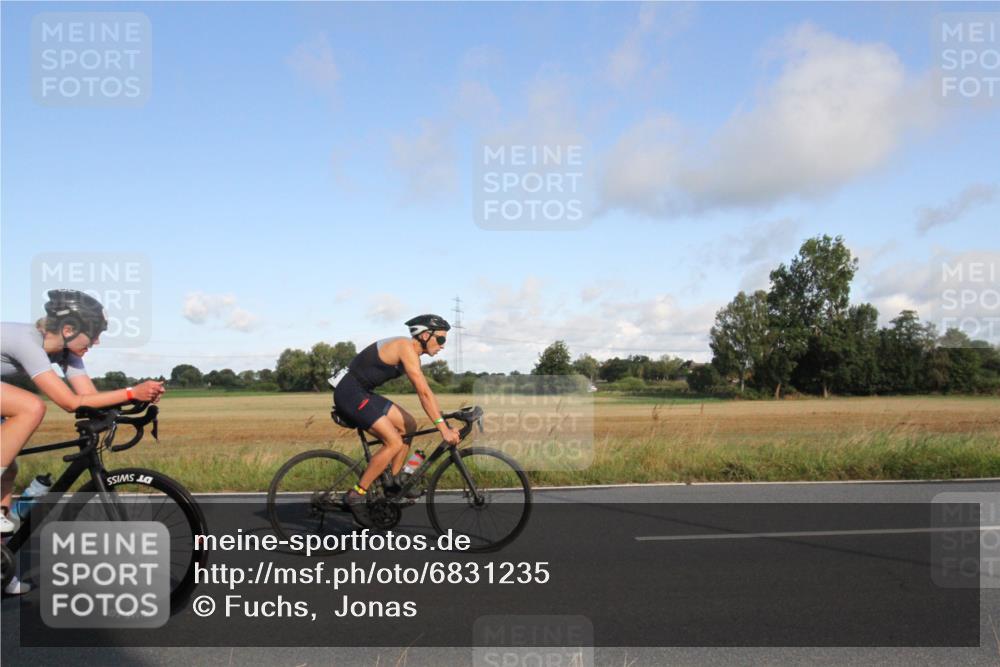 25.08.2024 - Elbe Triathlon Hamburg Fuchs,  Jonas http://msf.ph/oto/6831235 25.08.2024 09:30:16 Radfahren 114, 182, 214, 137, 286, 249 meine-sportfotos.de