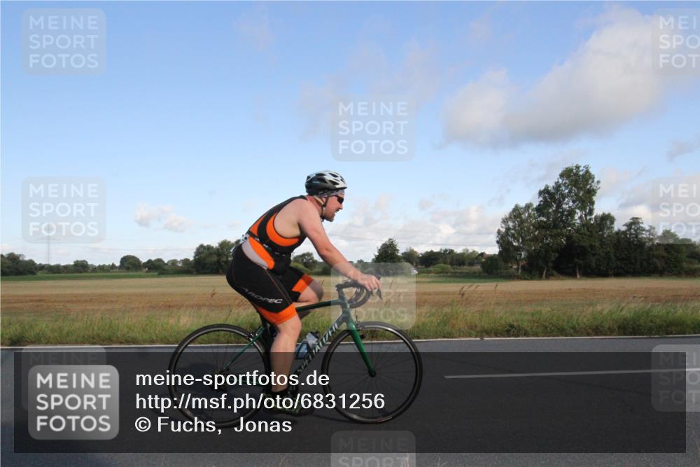 25.08.2024 - Elbe Triathlon Hamburg Fuchs,  Jonas http://msf.ph/oto/6831256 25.08.2024 09:30:26 Radfahren 286, 249, 361, 170, 330 meine-sportfotos.de