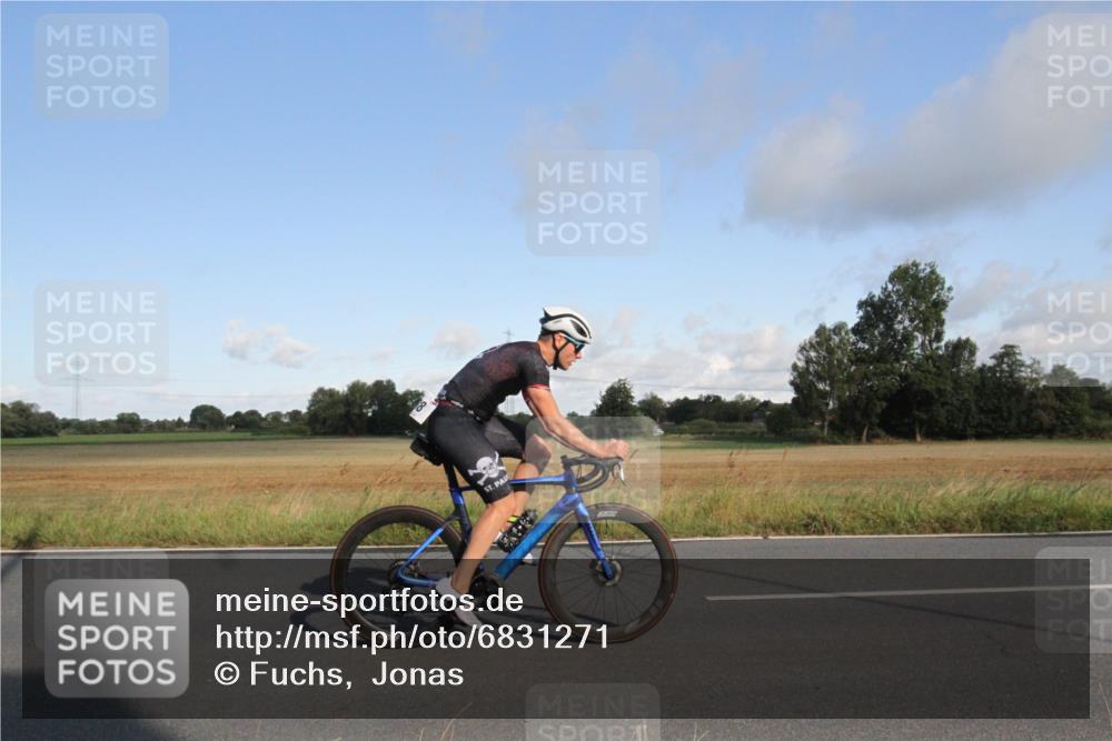 25.08.2024 - Elbe Triathlon Hamburg Fuchs,  Jonas http://msf.ph/oto/6831271 25.08.2024 09:30:35 Radfahren 170, 330, 88, 250, 70 meine-sportfotos.de
