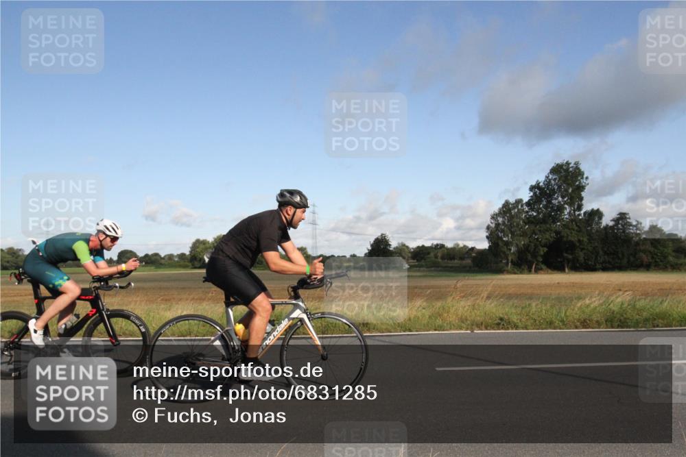 25.08.2024 - Elbe Triathlon Hamburg Fuchs,  Jonas http://msf.ph/oto/6831285 25.08.2024 09:30:42 Radfahren 250, 70, 44, 304, 362 meine-sportfotos.de