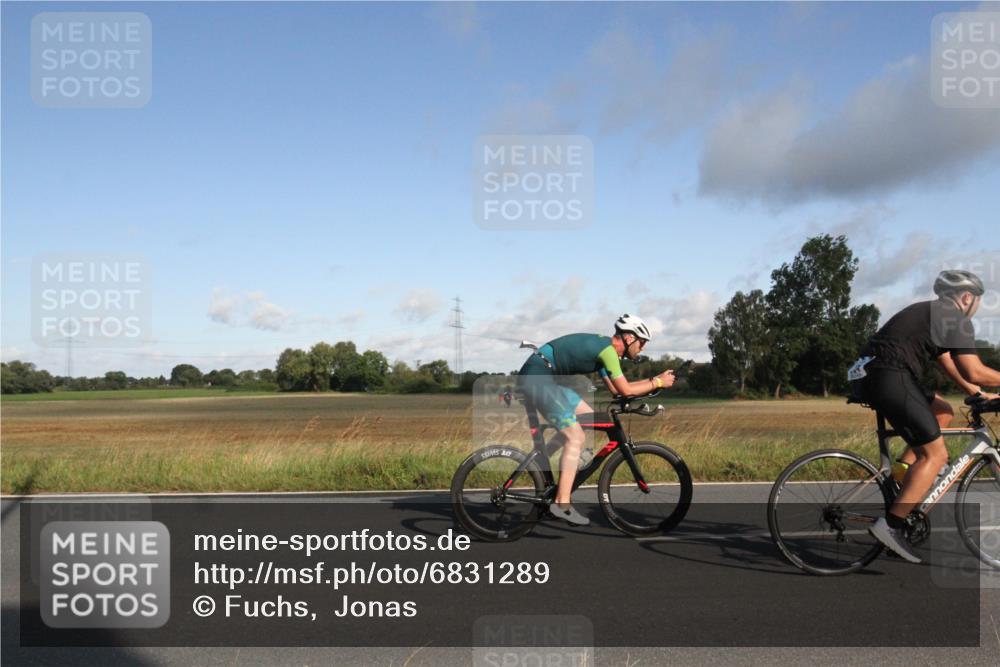 25.08.2024 - Elbe Triathlon Hamburg Fuchs,  Jonas http://msf.ph/oto/6831289 25.08.2024 09:30:42 Radfahren 250, 70, 44, 304, 362 meine-sportfotos.de