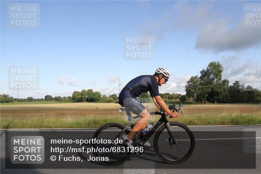 25.08.2024 - Elbe Triathlon Hamburg Fuchs,  Jonas http://msf.ph/oto/6831296 25.08.2024 09:30:54 Radfahren 438, 383, 145 meine-sportfotos.de