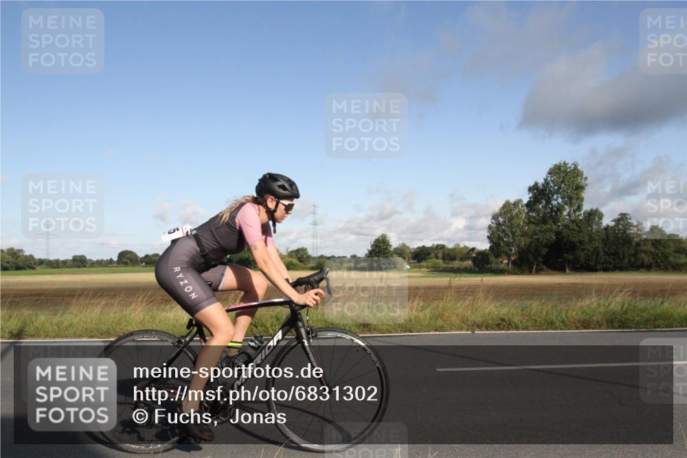 25.08.2024 - Elbe Triathlon Hamburg Fuchs,  Jonas http://msf.ph/oto/6831302 25.08.2024 09:30:56 Radfahren 438, 383, 145, 400 meine-sportfotos.de