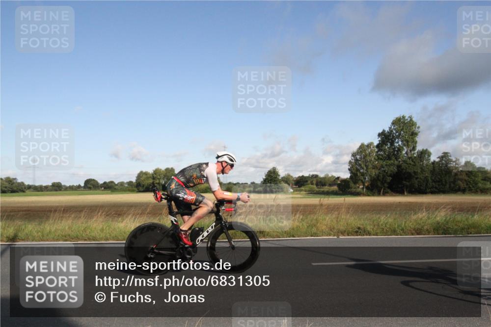 25.08.2024 - Elbe Triathlon Hamburg Fuchs,  Jonas http://msf.ph/oto/6831305 25.08.2024 09:30:57 Radfahren 438, 383, 145, 400, 254 meine-sportfotos.de