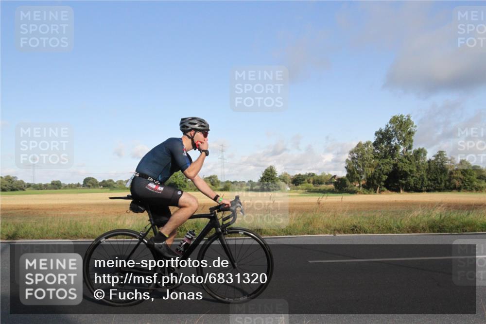 25.08.2024 - Elbe Triathlon Hamburg Fuchs,  Jonas http://msf.ph/oto/6831320 25.08.2024 09:31:04 Radfahren 400, 254, 271, 67, 113, 136, 187, 257, 302 meine-sportfotos.de
