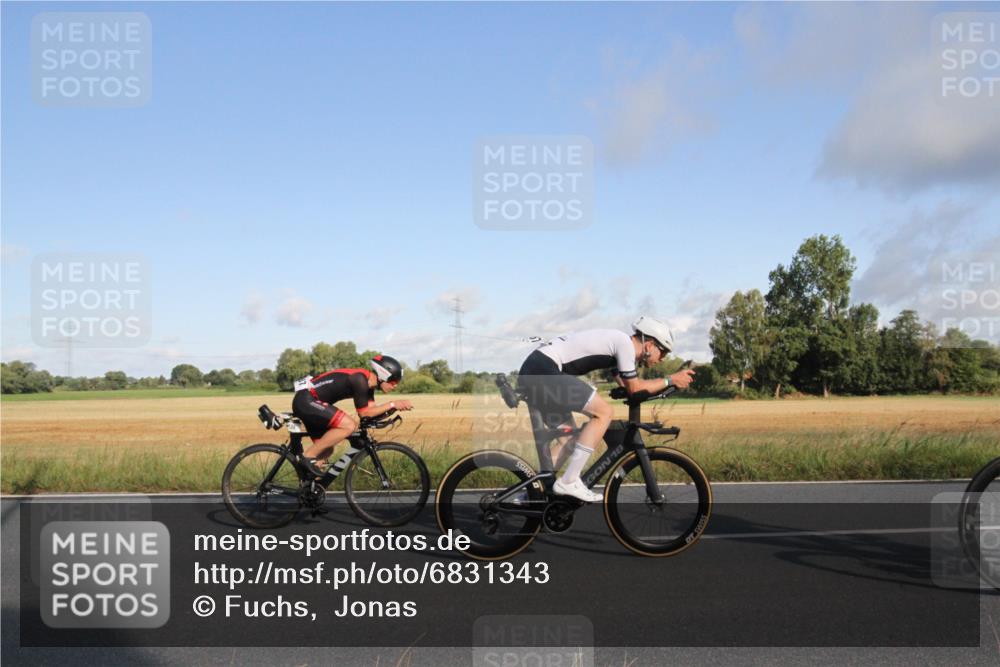 25.08.2024 - Elbe Triathlon Hamburg Fuchs,  Jonas http://msf.ph/oto/6831343 25.08.2024 09:31:10 Radfahren 271, 67, 113, 136, 187, 257, 302, 307, 312, 482 meine-sportfotos.de