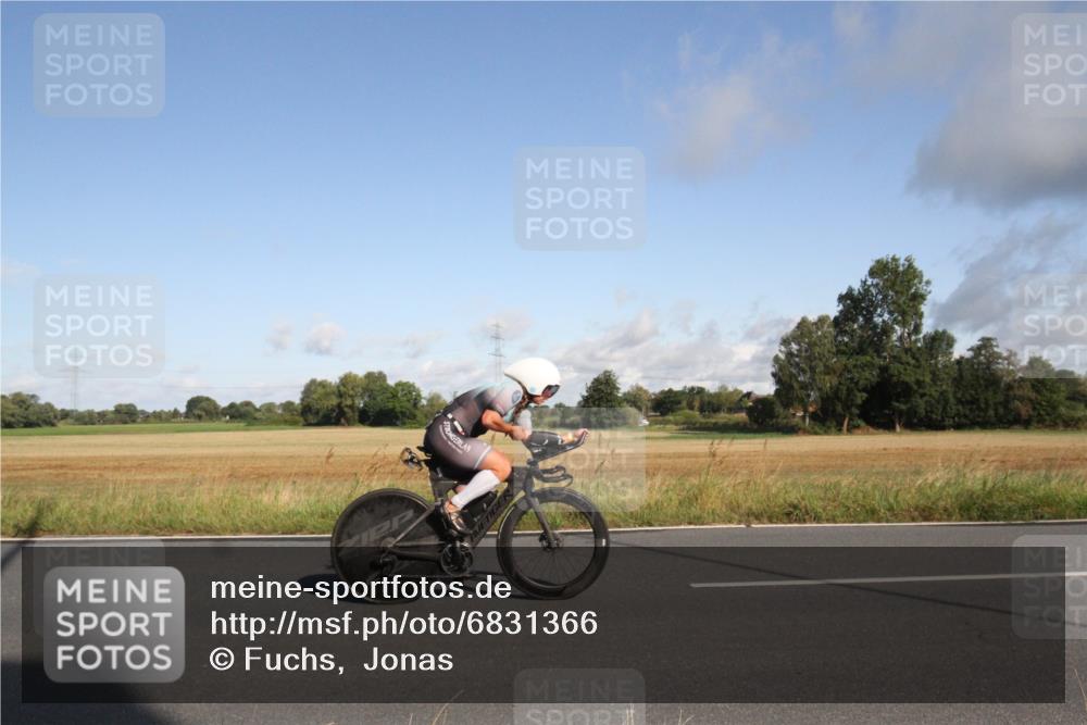 25.08.2024 - Elbe Triathlon Hamburg Fuchs,  Jonas http://msf.ph/oto/6831366 25.08.2024 09:31:15 Radfahren 187, 257, 302, 307, 312, 482, 243, 72 meine-sportfotos.de
