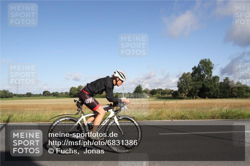 25.08.2024 - Elbe Triathlon Hamburg Fuchs,  Jonas http://msf.ph/oto/6831386 25.08.2024 09:31:26 Radfahren 72, 277, 125, 351, 223, 242 meine-sportfotos.de