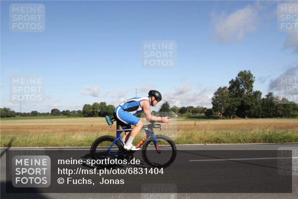 25.08.2024 - Elbe Triathlon Hamburg Fuchs,  Jonas http://msf.ph/oto/6831404 25.08.2024 09:31:37 Radfahren 242, 173, 176, 200, 373 meine-sportfotos.de