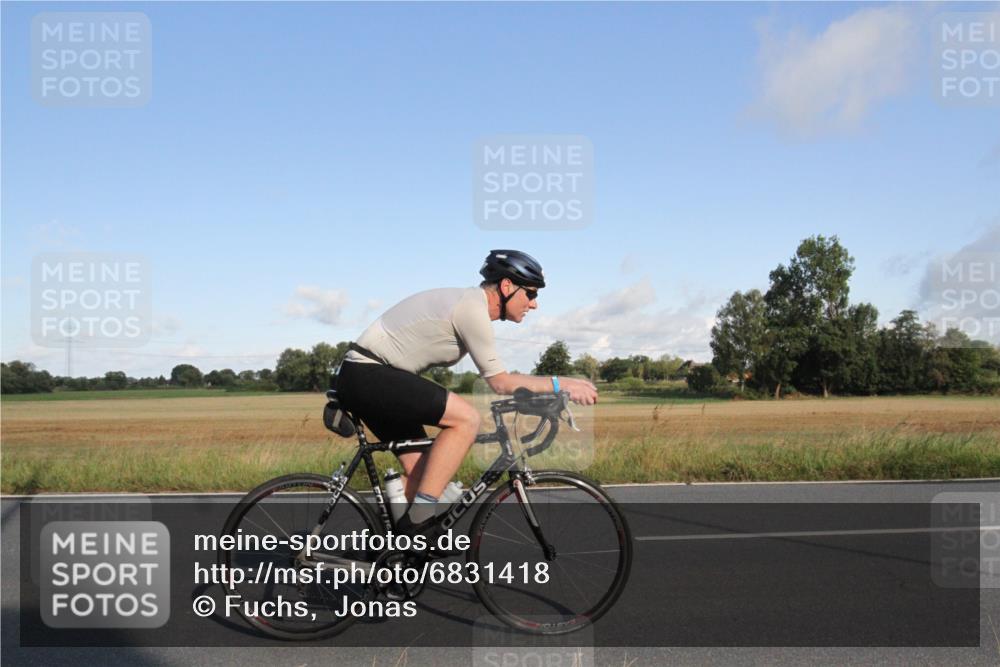 25.08.2024 - Elbe Triathlon Hamburg Fuchs,  Jonas http://msf.ph/oto/6831418 25.08.2024 09:31:45 Radfahren 176, 200, 373, 397, 219, 350, 124, 147, 133 meine-sportfotos.de