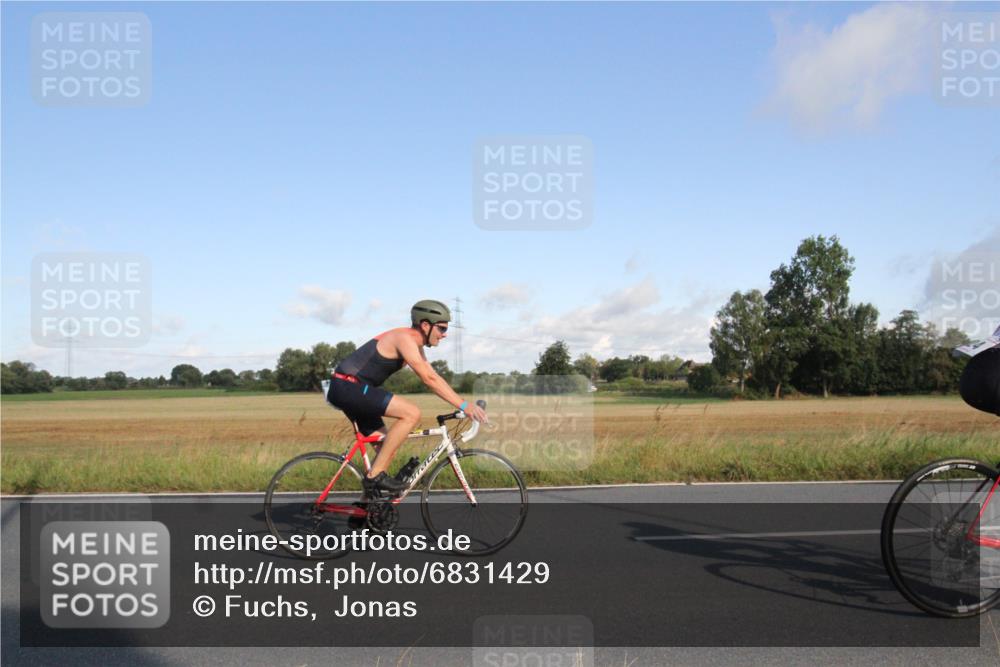 25.08.2024 - Elbe Triathlon Hamburg Fuchs,  Jonas http://msf.ph/oto/6831429 25.08.2024 09:31:47 Radfahren 200, 373, 397, 219, 350, 124, 147, 133, 469 meine-sportfotos.de