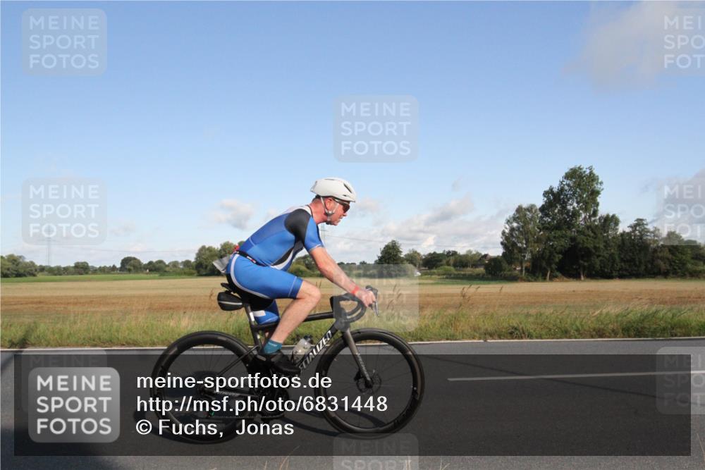 25.08.2024 - Elbe Triathlon Hamburg Fuchs,  Jonas http://msf.ph/oto/6831448 25.08.2024 09:31:55 Radfahren 147, 133, 469, 175, 321, 356, 139, 396, 229 meine-sportfotos.de