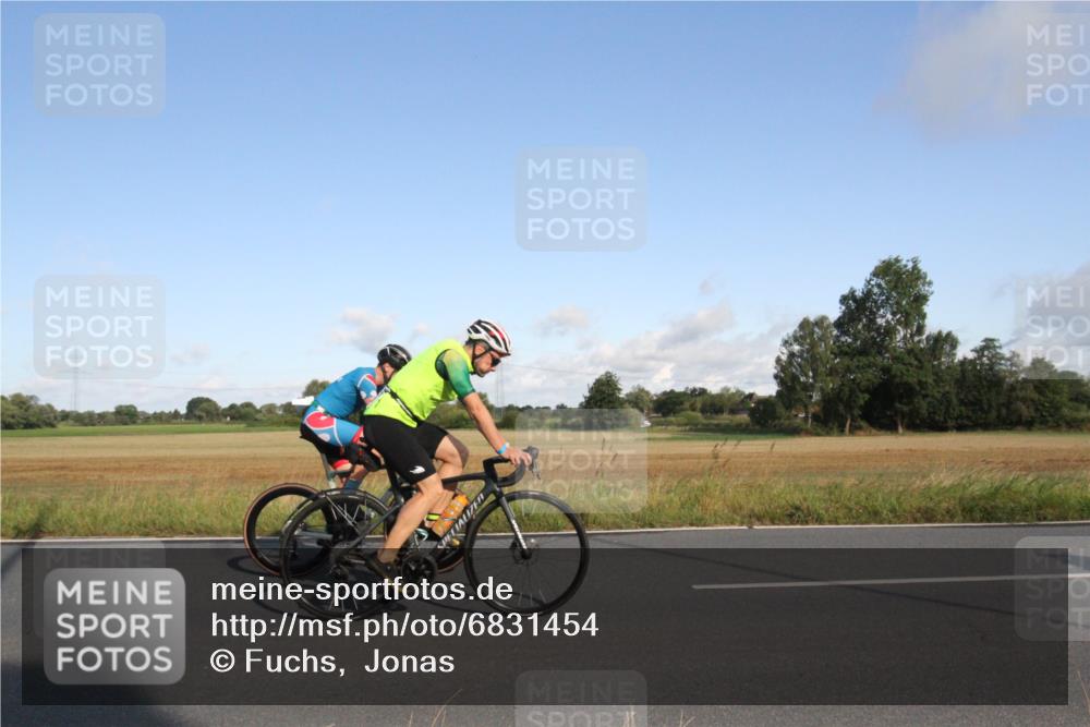 25.08.2024 - Elbe Triathlon Hamburg Fuchs,  Jonas http://msf.ph/oto/6831454 25.08.2024 09:31:55 Radfahren 147, 133, 469, 175, 321, 356, 139, 396, 229 meine-sportfotos.de