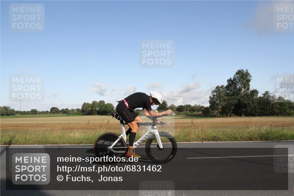 25.08.2024 - Elbe Triathlon Hamburg Fuchs,  Jonas http://msf.ph/oto/6831462 25.08.2024 09:32:00 Radfahren 175, 321, 356, 139, 396, 229, 423, 206, 345 meine-sportfotos.de