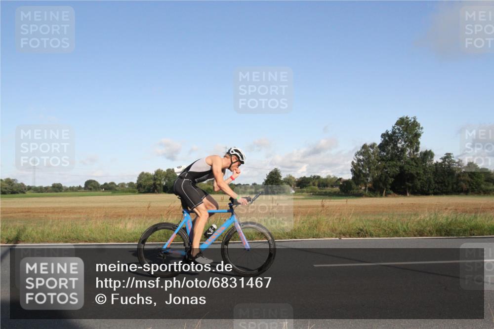 25.08.2024 - Elbe Triathlon Hamburg Fuchs,  Jonas http://msf.ph/oto/6831467 25.08.2024 09:32:01 Radfahren 175, 321, 356, 139, 396, 229, 423, 206, 345 meine-sportfotos.de
