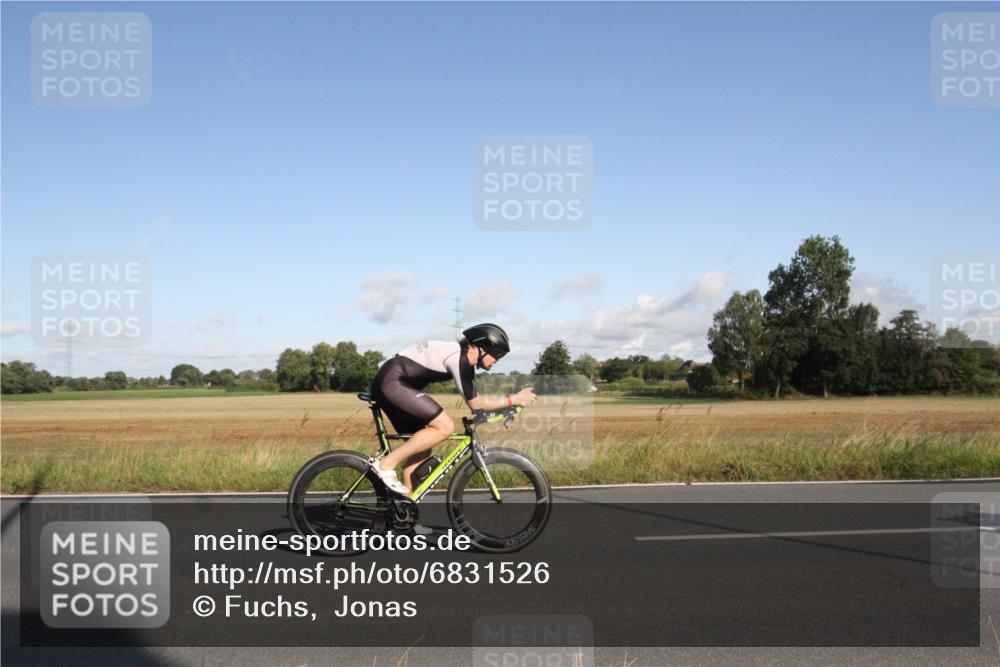 25.08.2024 - Elbe Triathlon Hamburg Fuchs,  Jonas http://msf.ph/oto/6831526 25.08.2024 09:32:34 Radfahren 127, 118, 164, 445 meine-sportfotos.de