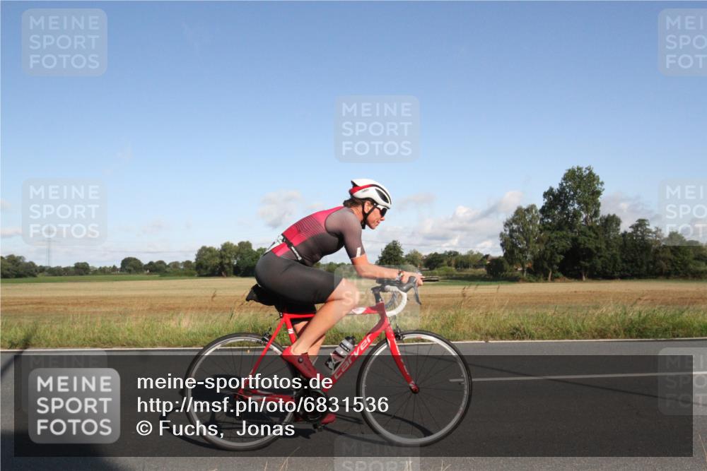 25.08.2024 - Elbe Triathlon Hamburg Fuchs,  Jonas http://msf.ph/oto/6831536 25.08.2024 09:32:40 Radfahren 118, 164, 445, 441, 177 meine-sportfotos.de