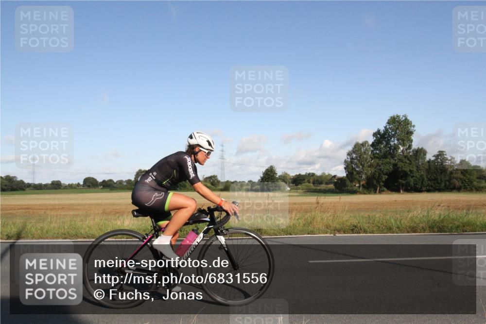 25.08.2024 - Elbe Triathlon Hamburg Fuchs,  Jonas http://msf.ph/oto/6831556 25.08.2024 09:32:54 Radfahren 274, 144, 146, 393, 382 meine-sportfotos.de
