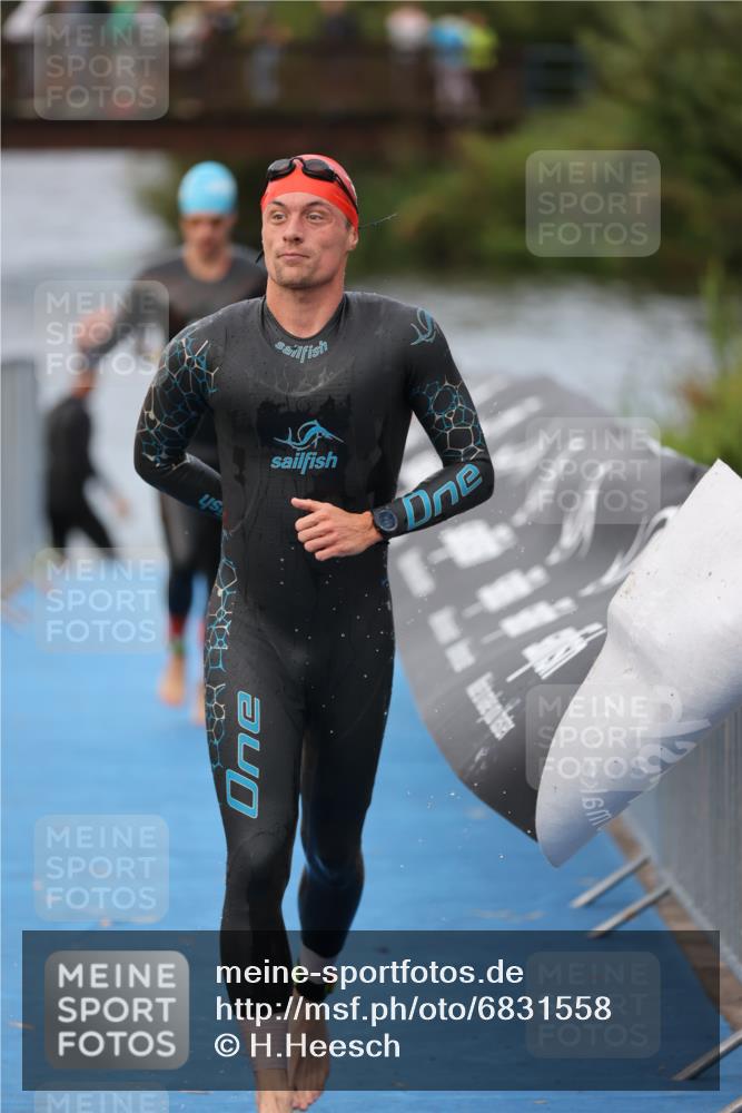 25.08.2024 - Elbe Triathlon Hamburg H.Heesch http://msf.ph/oto/6831558 25.08.2024 08:29:54 Schwimmen 37, 68, 78, 79, 95 meine-sportfotos.de