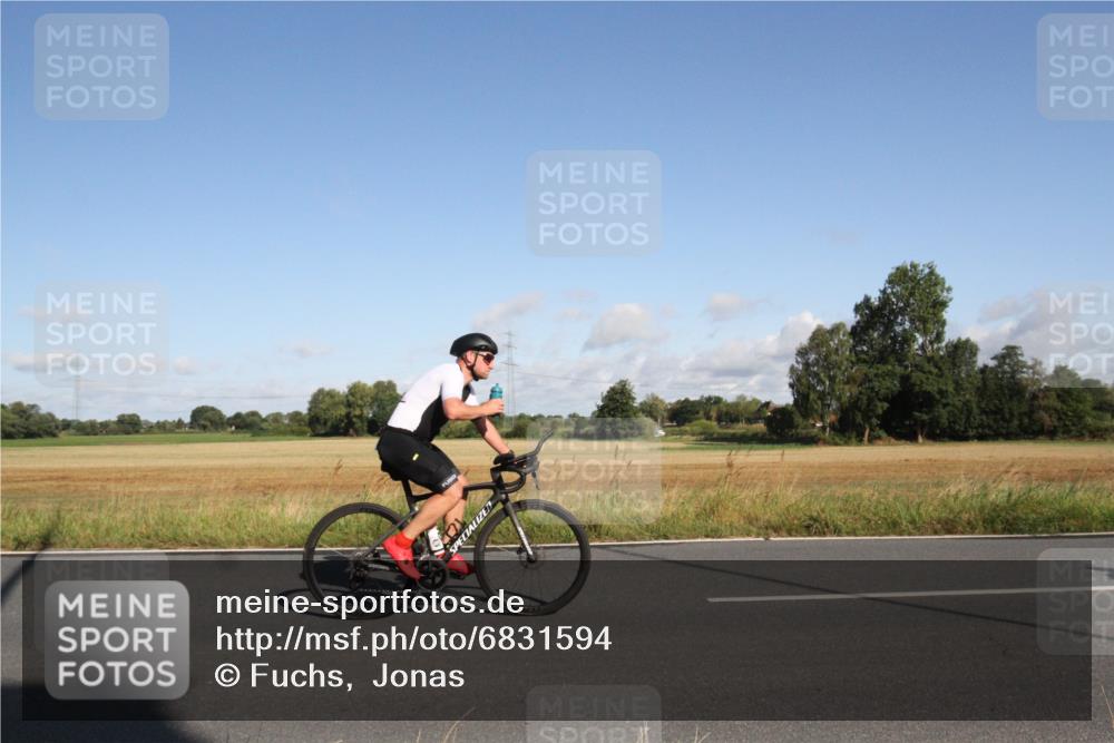 25.08.2024 - Elbe Triathlon Hamburg Fuchs,  Jonas http://msf.ph/oto/6831594 25.08.2024 09:33:26 Radfahren 172, 313, 108, 364, 486, 353 meine-sportfotos.de