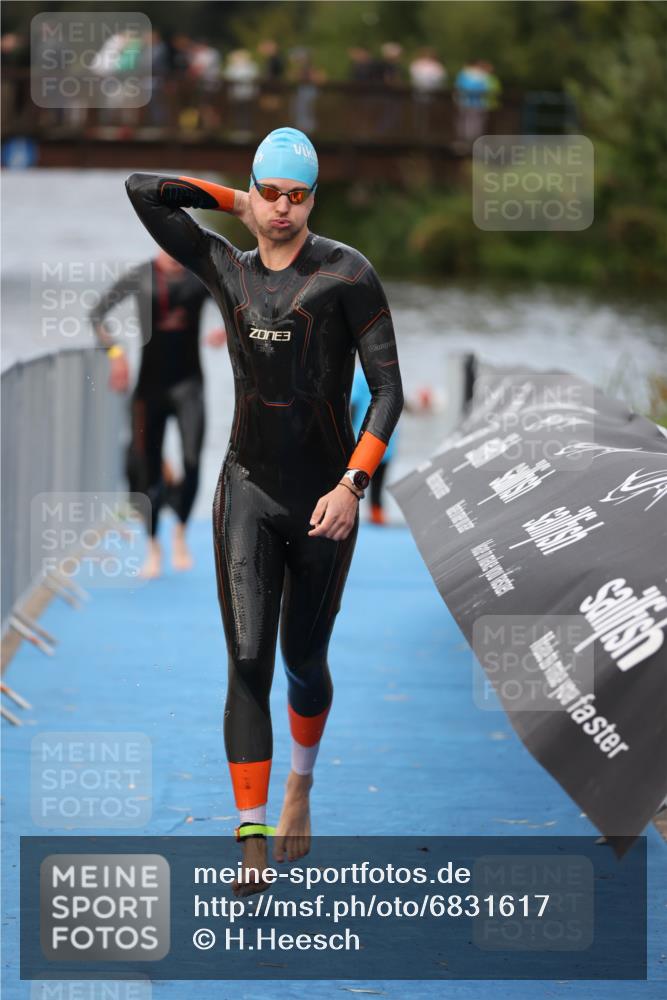 25.08.2024 - Elbe Triathlon Hamburg H.Heesch http://msf.ph/oto/6831617 25.08.2024 08:29:56 Schwimmen 37, 68, 78, 79, 95 meine-sportfotos.de
