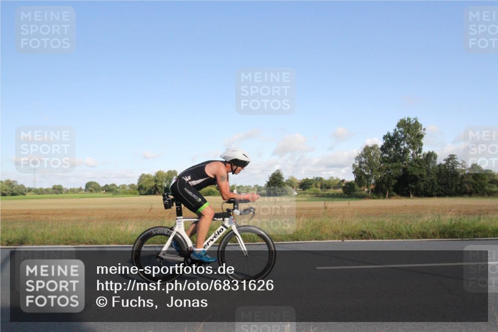 25.08.2024 - Elbe Triathlon Hamburg Fuchs,  Jonas http://msf.ph/oto/6831626 25.08.2024 09:33:43 Radfahren 181, 316, 326, 156, 126, 228, 352 meine-sportfotos.de