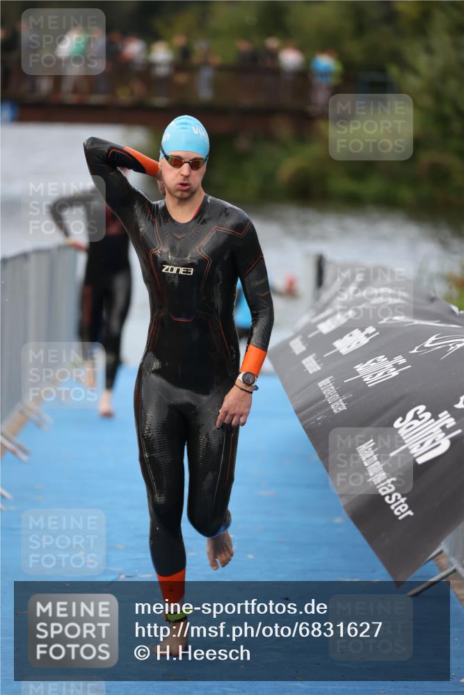 25.08.2024 - Elbe Triathlon Hamburg H.Heesch http://msf.ph/oto/6831627 25.08.2024 08:29:56 Schwimmen 37, 68, 78, 79, 95 meine-sportfotos.de