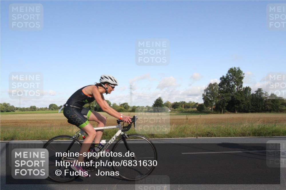 25.08.2024 - Elbe Triathlon Hamburg Fuchs,  Jonas http://msf.ph/oto/6831630 25.08.2024 09:33:43 Radfahren 181, 316, 326, 156, 126, 228, 352 meine-sportfotos.de