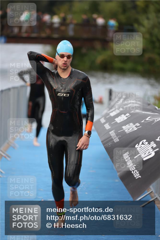 25.08.2024 - Elbe Triathlon Hamburg H.Heesch http://msf.ph/oto/6831632 25.08.2024 08:29:56 Schwimmen 37, 68, 78, 79, 95 meine-sportfotos.de