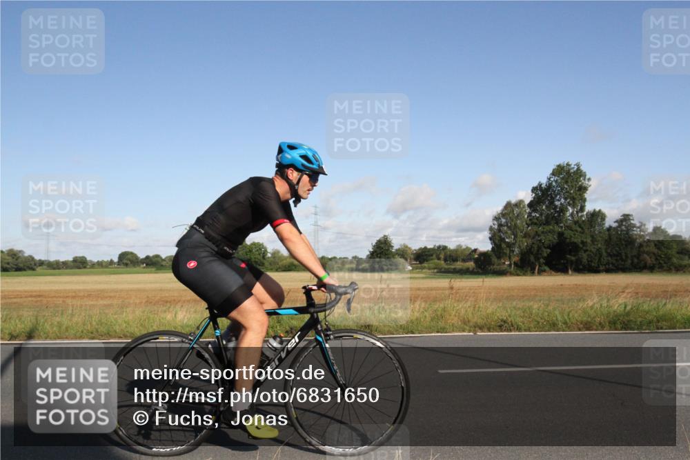 25.08.2024 - Elbe Triathlon Hamburg Fuchs,  Jonas http://msf.ph/oto/6831650 25.08.2024 09:33:52 Radfahren 352, 1851, 234, 53, 256 meine-sportfotos.de