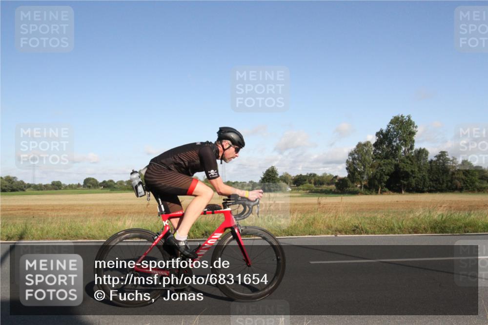 25.08.2024 - Elbe Triathlon Hamburg Fuchs,  Jonas http://msf.ph/oto/6831654 25.08.2024 09:33:53 Radfahren 352, 1851, 234, 53, 256 meine-sportfotos.de