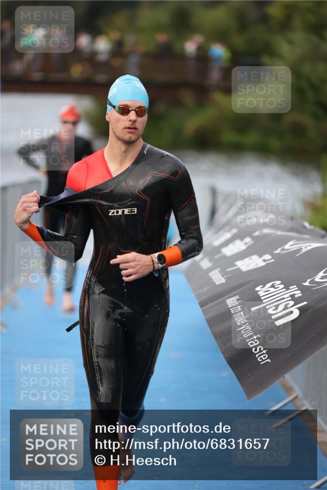 25.08.2024 - Elbe Triathlon Hamburg H.Heesch http://msf.ph/oto/6831657 25.08.2024 08:29:57 Schwimmen 37, 68, 78, 79, 95 meine-sportfotos.de
