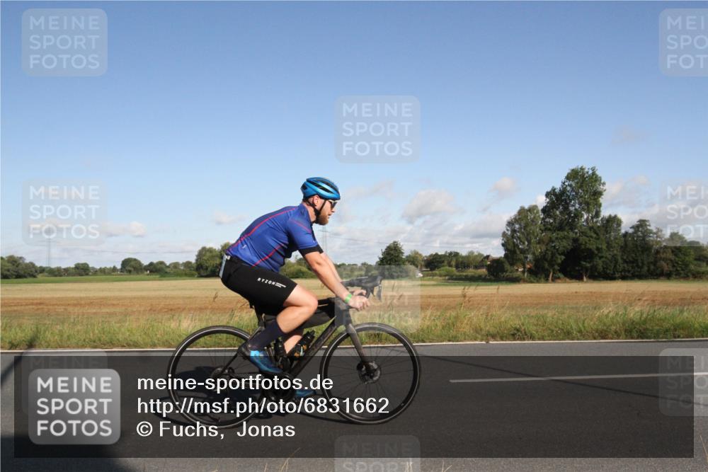 25.08.2024 - Elbe Triathlon Hamburg Fuchs,  Jonas http://msf.ph/oto/6831662 25.08.2024 09:33:57 Radfahren 1851, 234, 53, 256 meine-sportfotos.de