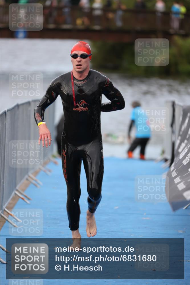 25.08.2024 - Elbe Triathlon Hamburg H.Heesch http://msf.ph/oto/6831680 25.08.2024 08:29:59 Schwimmen 37, 68, 78, 79, 82, 95 meine-sportfotos.de