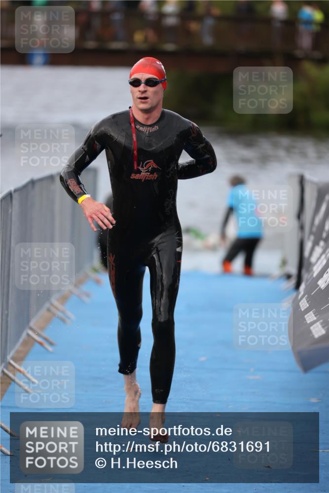 25.08.2024 - Elbe Triathlon Hamburg H.Heesch http://msf.ph/oto/6831691 25.08.2024 08:29:59 Schwimmen 37, 68, 78, 79, 82, 95 meine-sportfotos.de