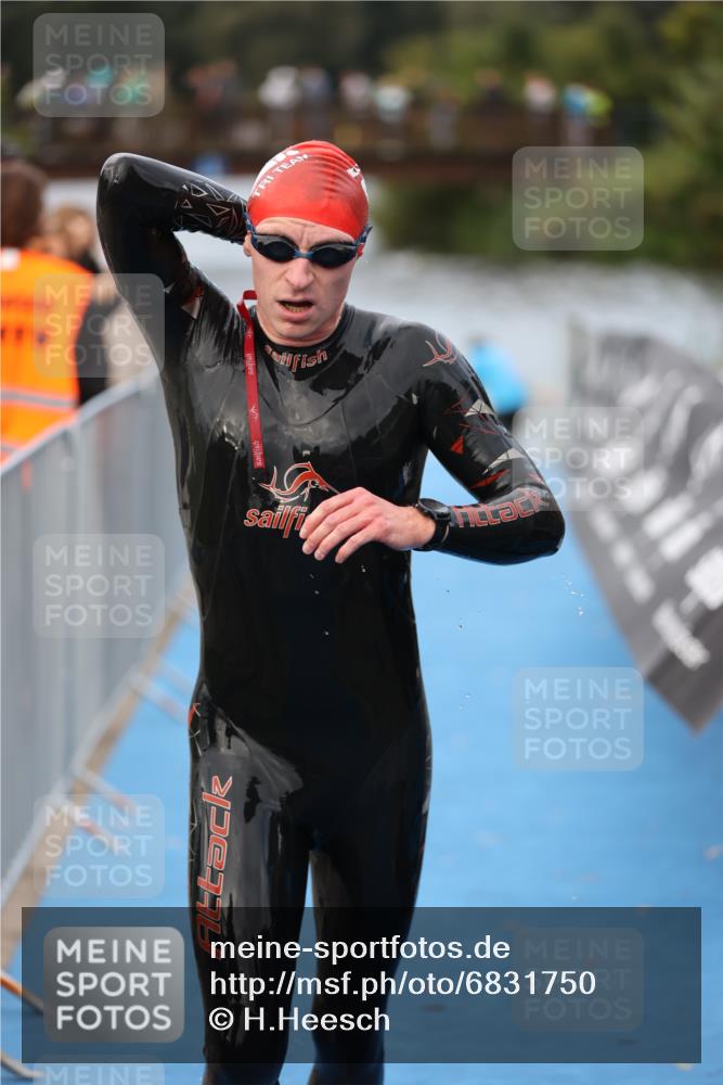 25.08.2024 - Elbe Triathlon Hamburg H.Heesch http://msf.ph/oto/6831750 25.08.2024 08:30:01 Schwimmen 37, 68, 78, 79, 82, 95 meine-sportfotos.de