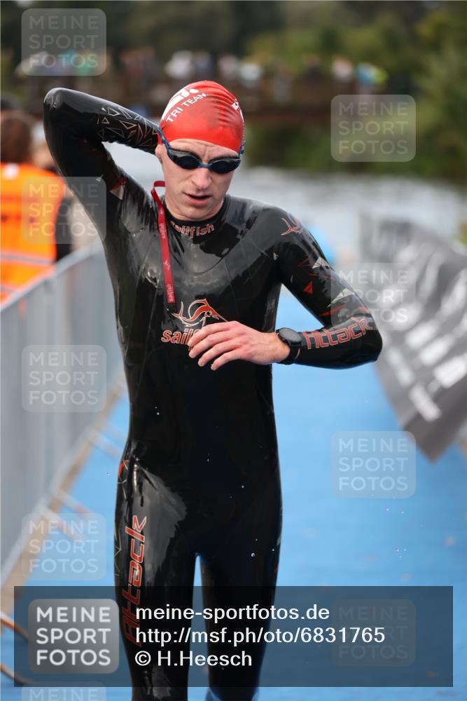 25.08.2024 - Elbe Triathlon Hamburg H.Heesch http://msf.ph/oto/6831765 25.08.2024 08:30:01 Schwimmen 37, 68, 78, 79, 82, 95 meine-sportfotos.de