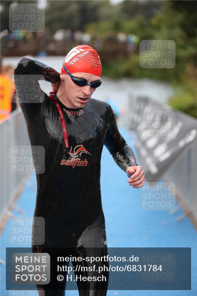 25.08.2024 - Elbe Triathlon Hamburg H.Heesch http://msf.ph/oto/6831784 25.08.2024 08:30:02 Schwimmen 37, 68, 78, 79, 82, 95 meine-sportfotos.de
