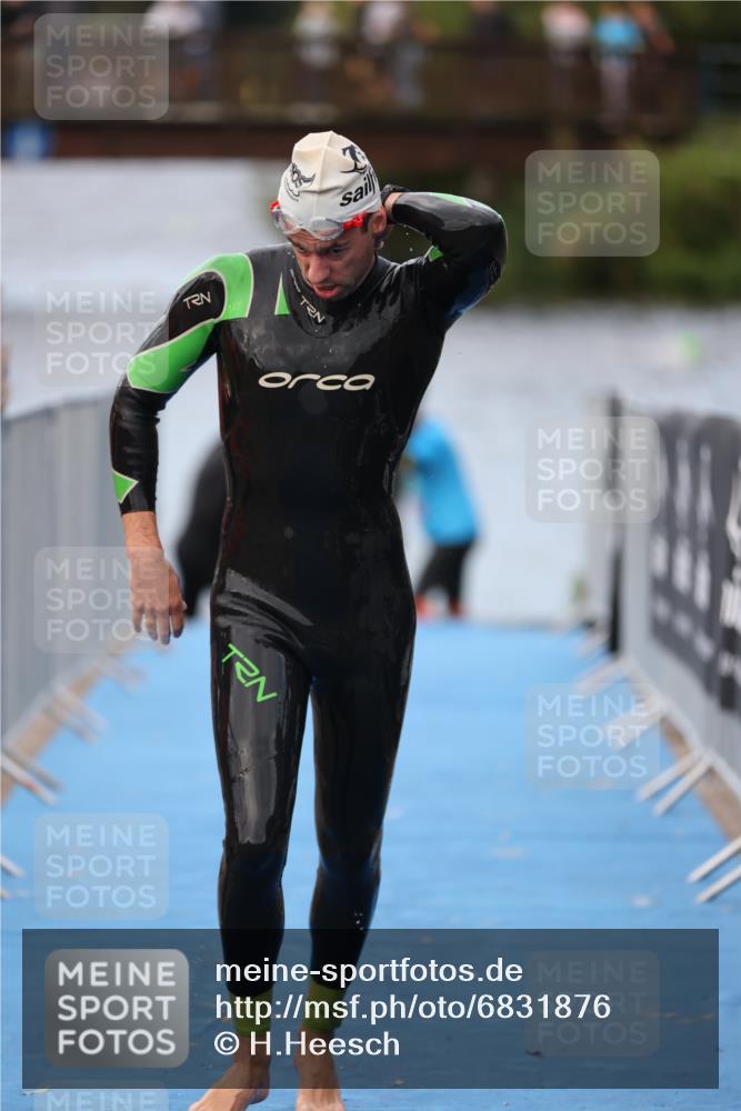 25.08.2024 - Elbe Triathlon Hamburg H.Heesch http://msf.ph/oto/6831876 25.08.2024 08:30:13 Schwimmen 37, 68, 79, 82 meine-sportfotos.de