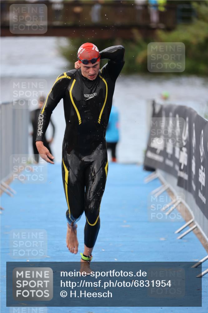 25.08.2024 - Elbe Triathlon Hamburg H.Heesch http://msf.ph/oto/6831954 25.08.2024 08:30:19 Schwimmen 37, 82 meine-sportfotos.de